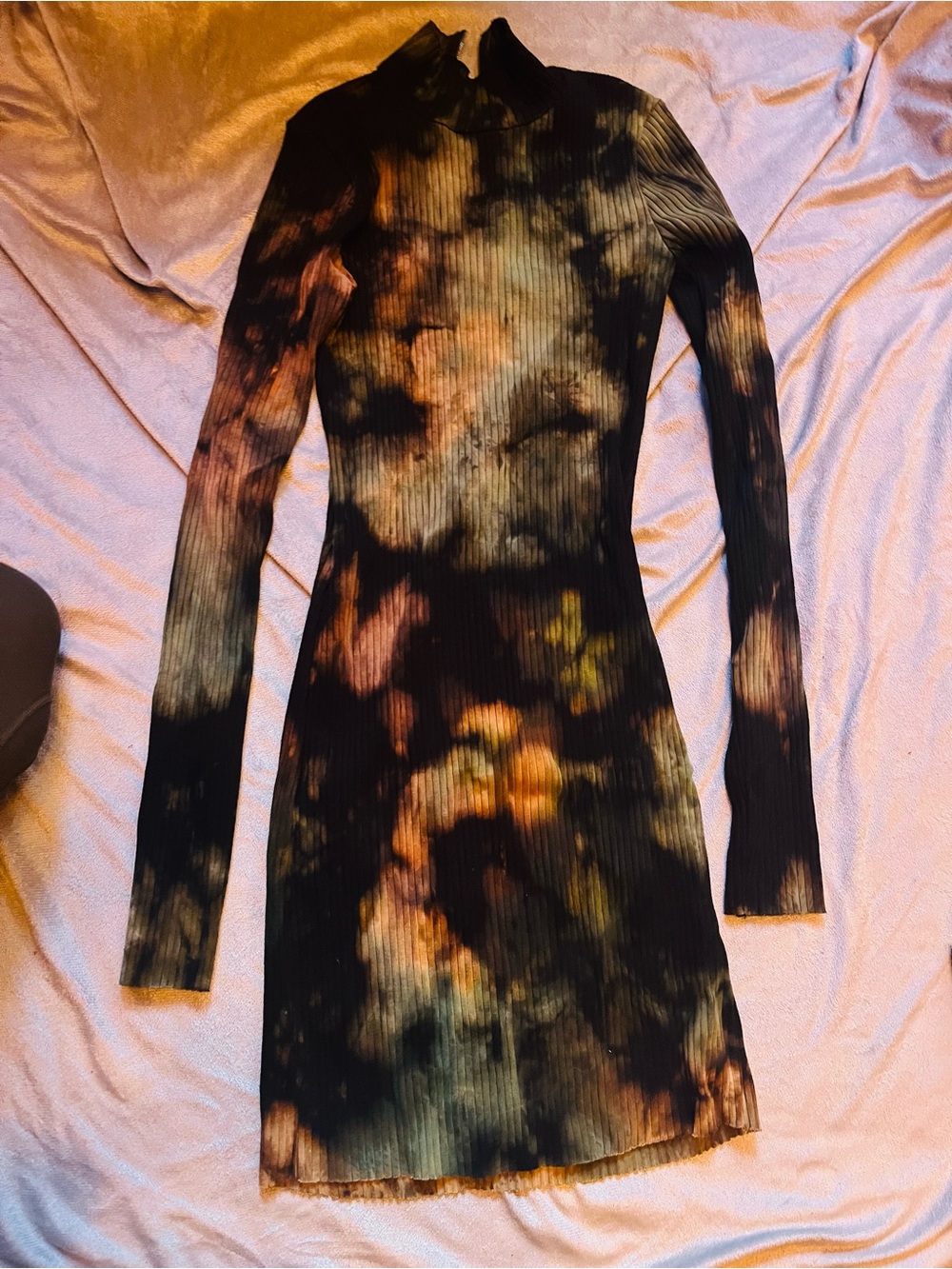 Ribbed Long-Sleeve Tie-Dye Bodycon Dress in Black & Orange & Green